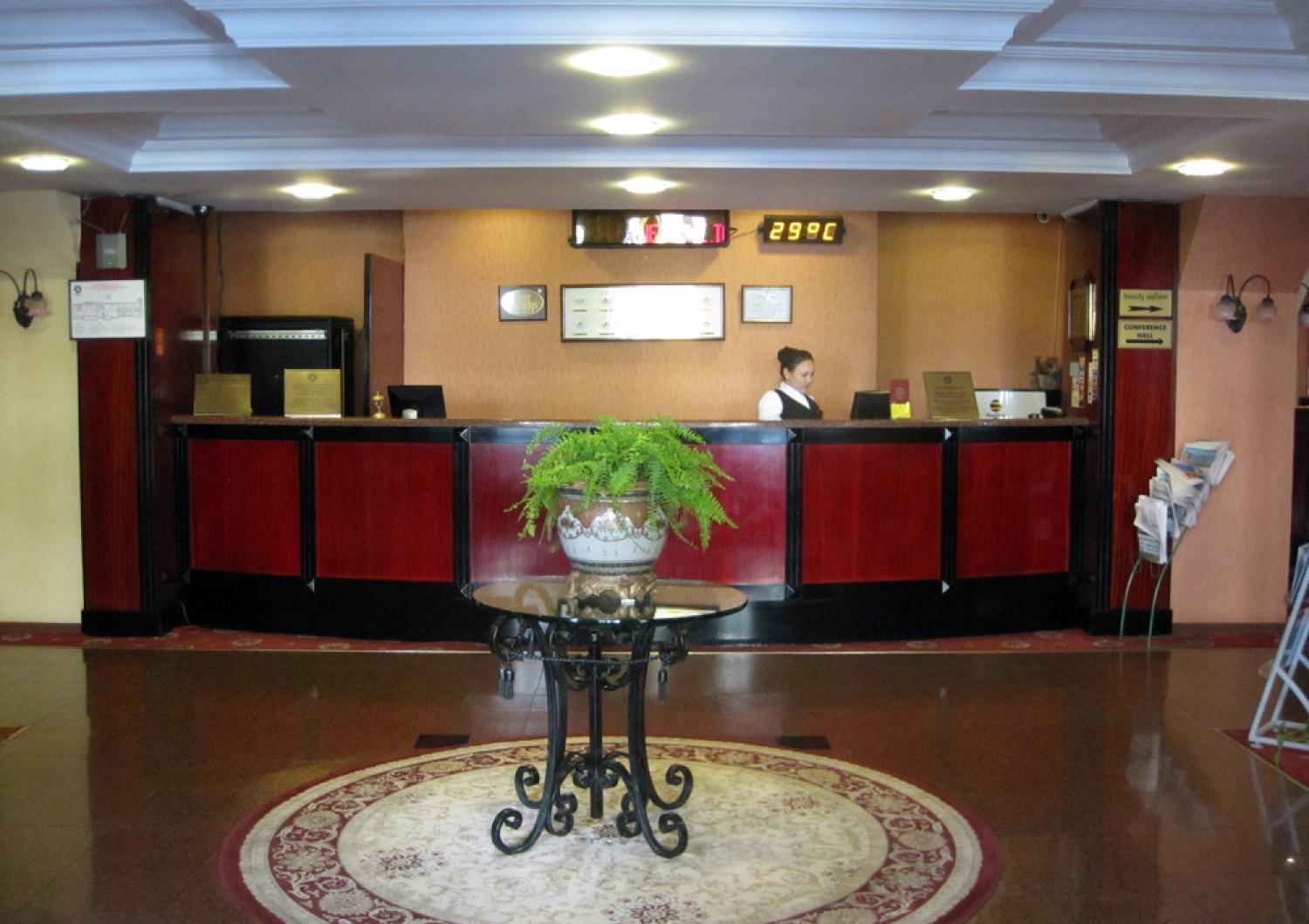 Ambassador Hotel Almaty Exterior photo