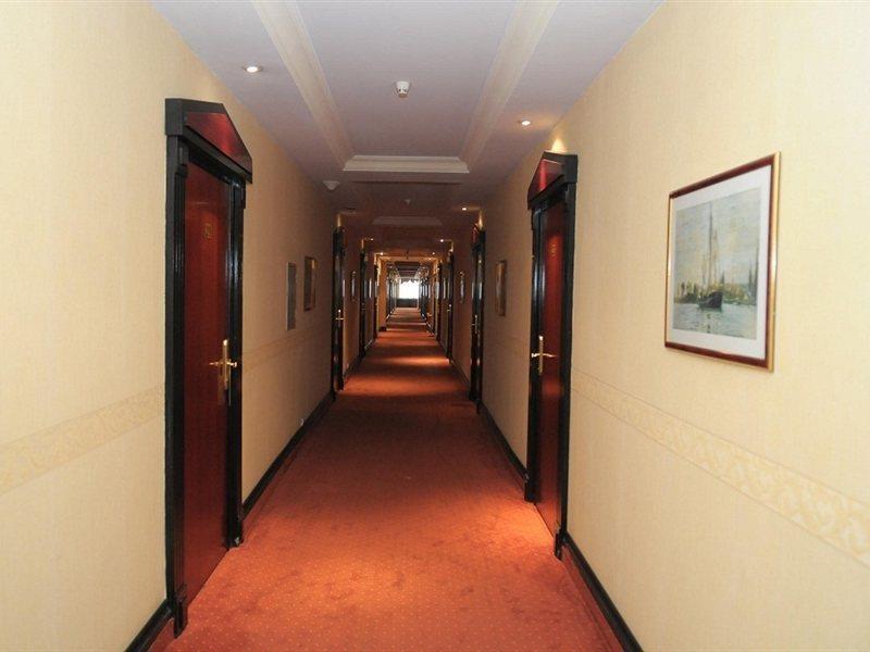 Ambassador Hotel Almaty Exterior photo